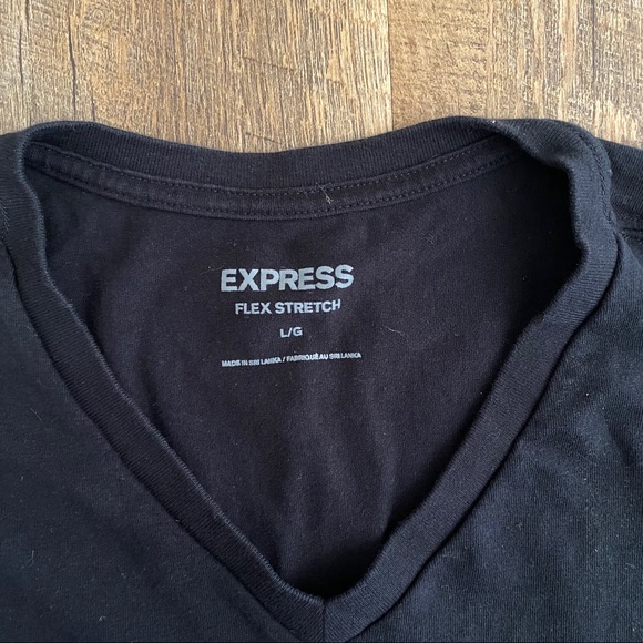 Express Flex Fit V-Neck - Picture 3 of 3